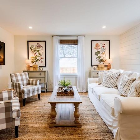 Downtown Luxury Farmhouse Apartment #4 West Dundee Екстериор снимка