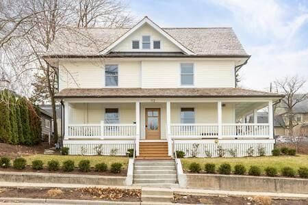 Downtown Luxury Farmhouse Apartment #4 West Dundee Екстериор снимка