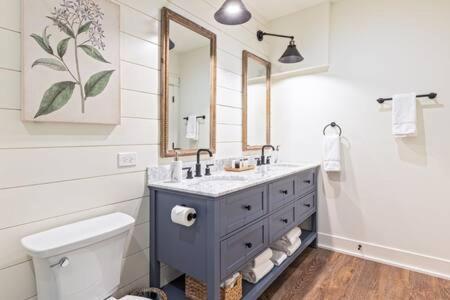 Downtown Luxury Farmhouse Apartment #4 West Dundee Екстериор снимка