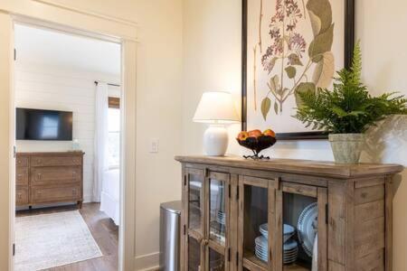 Downtown Luxury Farmhouse Apartment #4 West Dundee Екстериор снимка